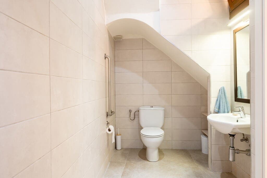 Commercieel te huur in Arta - € 1.600 (Ref: 10048919)