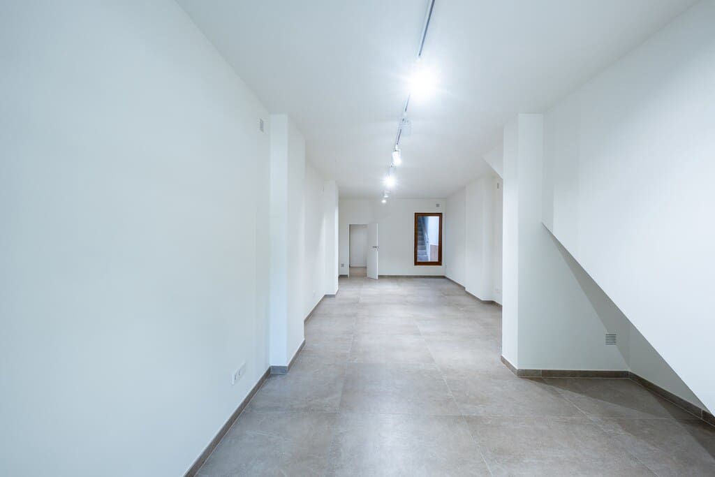 Commercieel te huur in Arta - € 1.600 (Ref: 10048919)