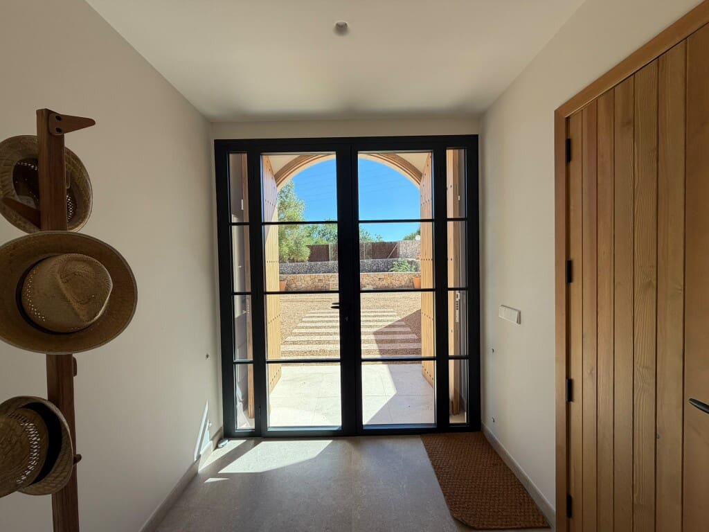 4 bedroom Finca/Country House for rent in Arta with pool - € 4,800 (Ref: 10101947)
