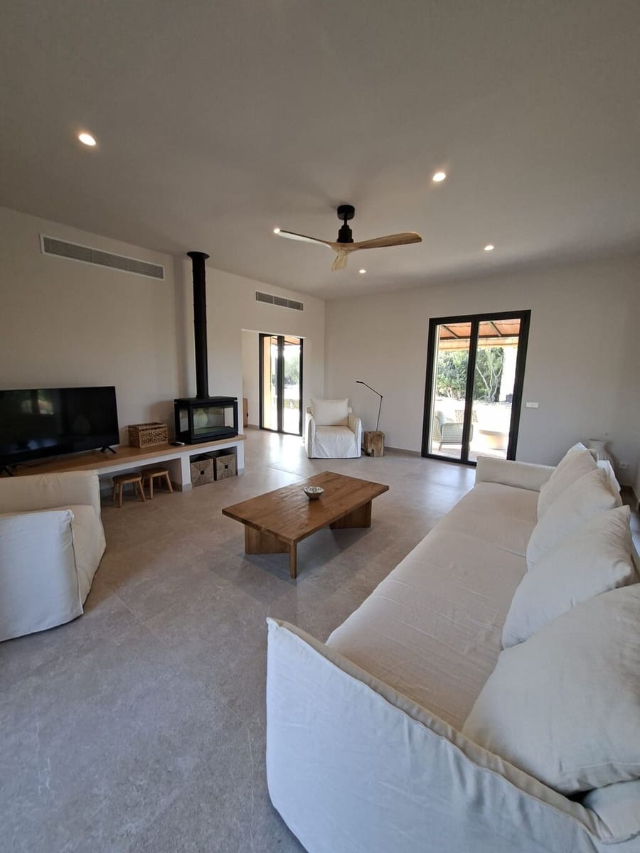 4 bedroom Finca/Country House for rent in Arta with pool - € 4,800 (Ref: 10101947)
