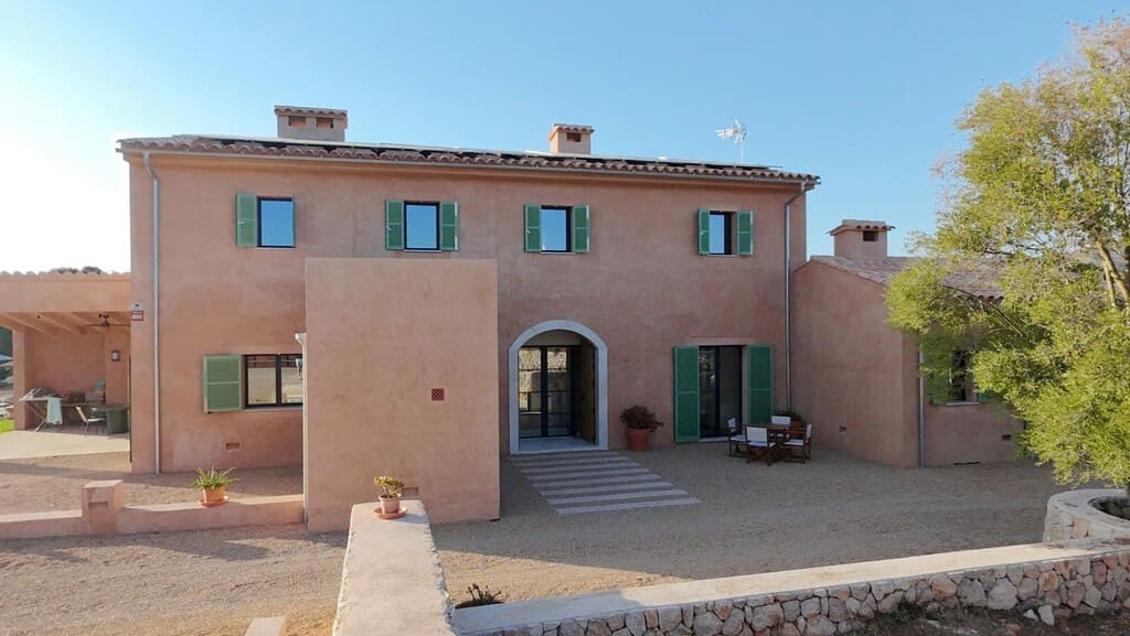 4 bedroom Finca/Country House for rent in Arta with pool - € 4,800 (Ref: 10101947)