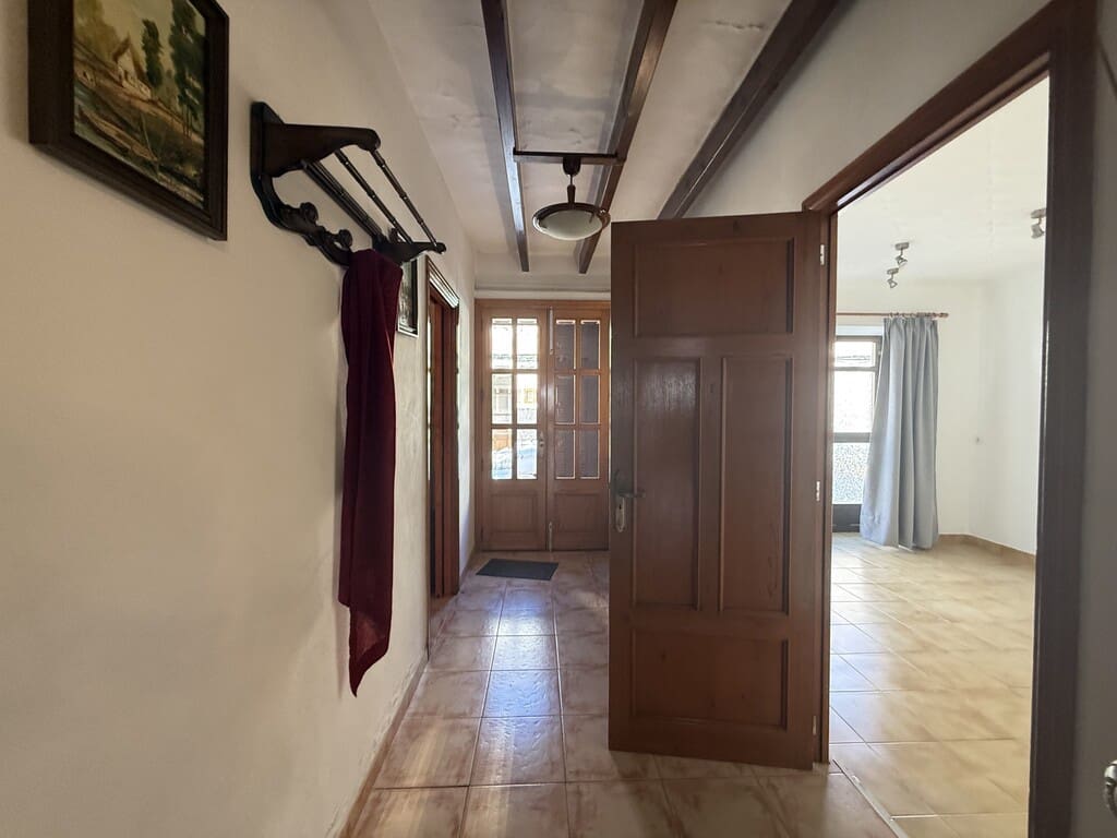 5 slaapkamer Huis te koop in Arta met garage - € 440.000 (Ref: 10154871)