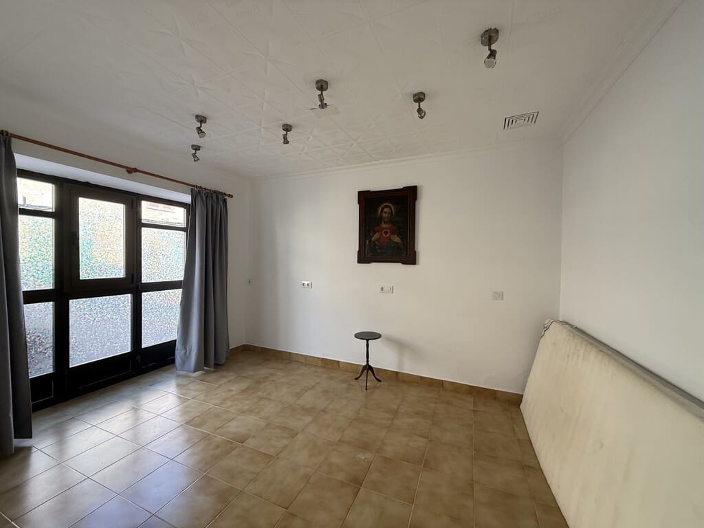 5 slaapkamer Huis te koop in Arta met garage - € 440.000 (Ref: 10154871)