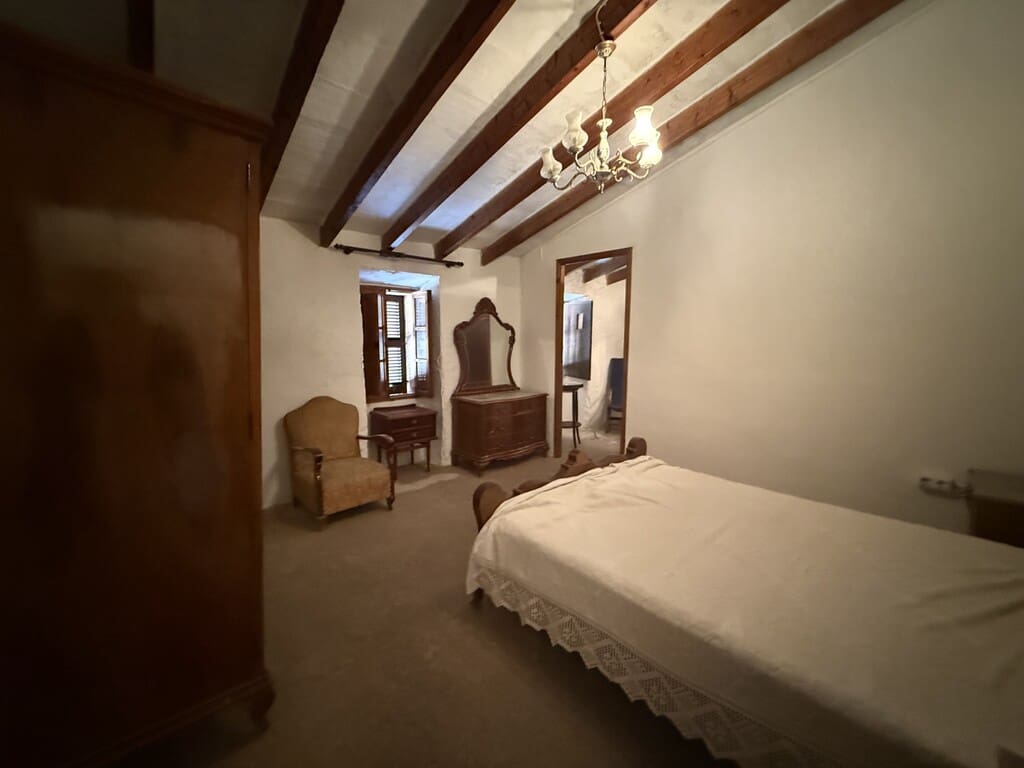 5 slaapkamer Huis te koop in Arta met garage - € 440.000 (Ref: 10154871)