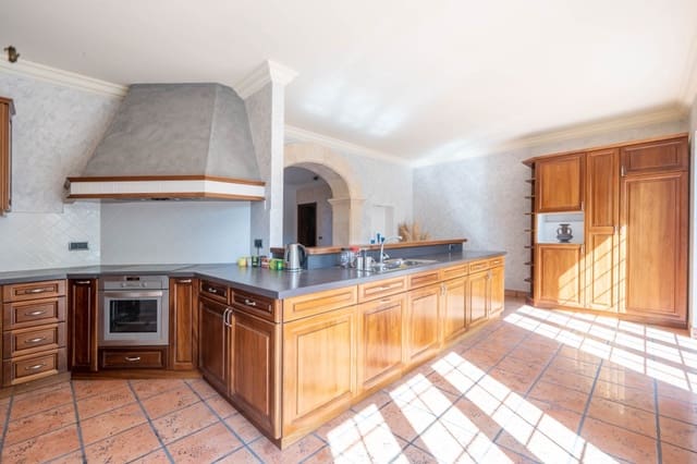 6 chambre Finca/Maison de Campagne à vendre à Santa Margalida avec piscine garage - 4 600 000 € (Ref: 3160015)