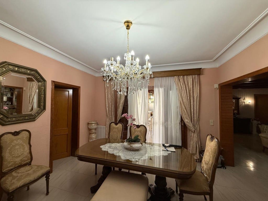 5 sypialnia Willa na sprzedaż w Cala Ratjada z basenem - 870 000 € (Ref: 3756973)