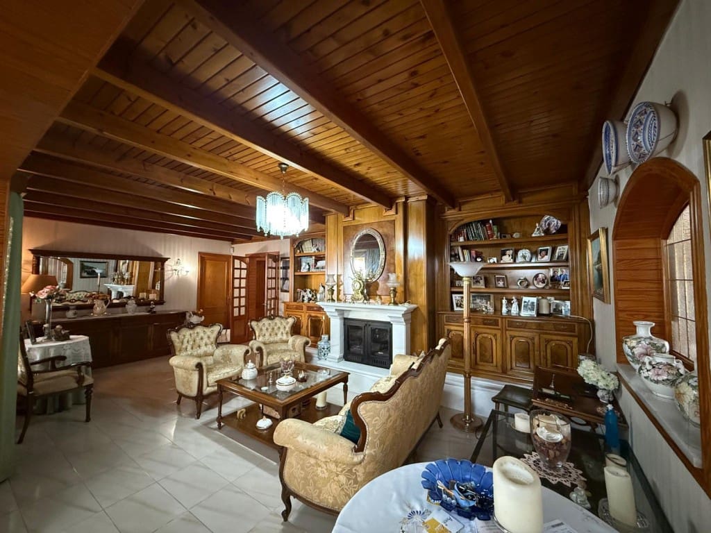 5 sypialnia Willa na sprzedaż w Cala Ratjada z basenem - 870 000 € (Ref: 3756973)