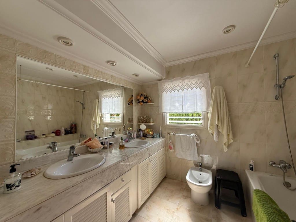 5 sypialnia Willa na sprzedaż w Cala Ratjada z basenem - 870 000 € (Ref: 3756973)