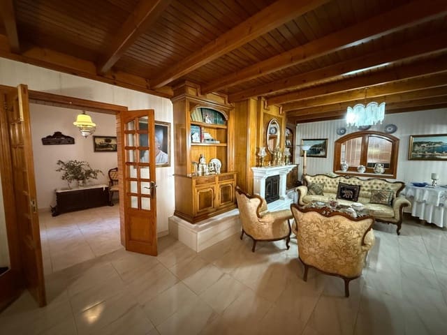 5 soverom Villa til salgs i Cala Ratjada, Capdepera med svømmebasseng - € 870 000 (Ref: 3756973)