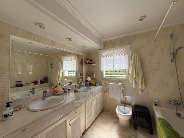 5 sypialnia Willa na sprzedaż w Cala Ratjada, Capdepera z basenem - 870 000 € (Ref: 3756973)