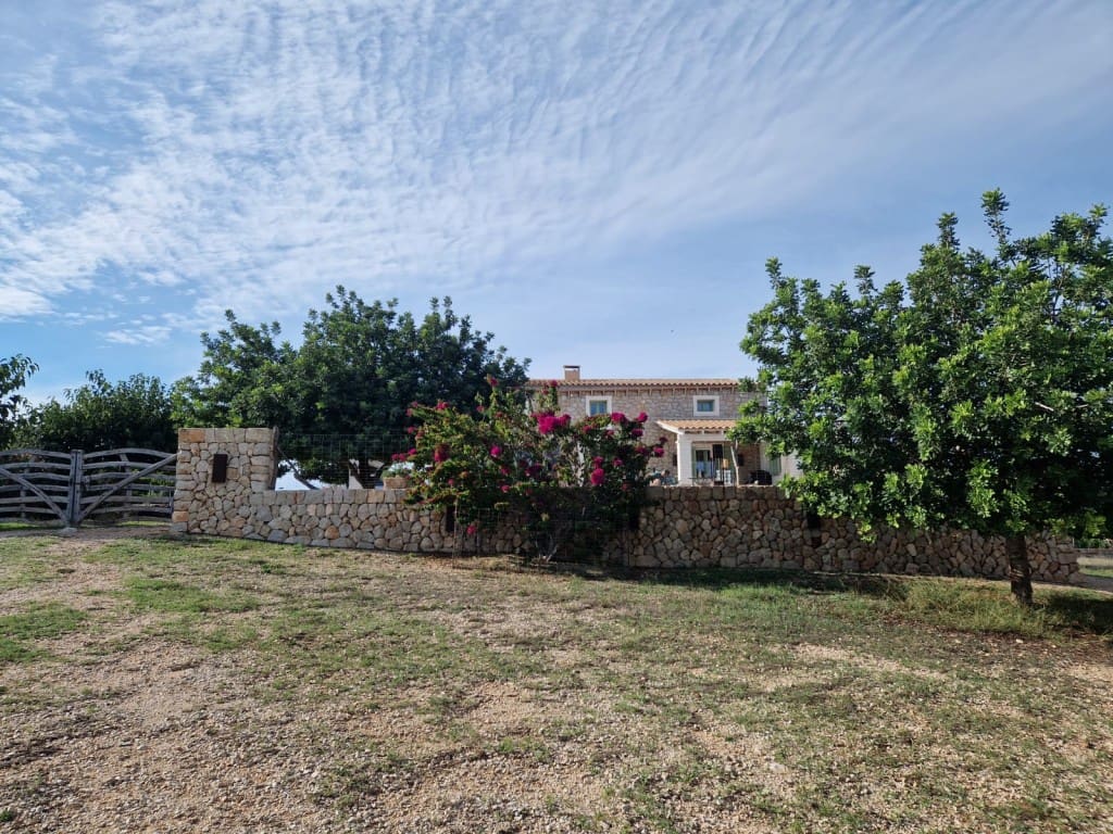 3 soveværelse Finca/Landehus til leje i Son Carrio med swimmingpool - € 3.500 (Ref: 3756987)