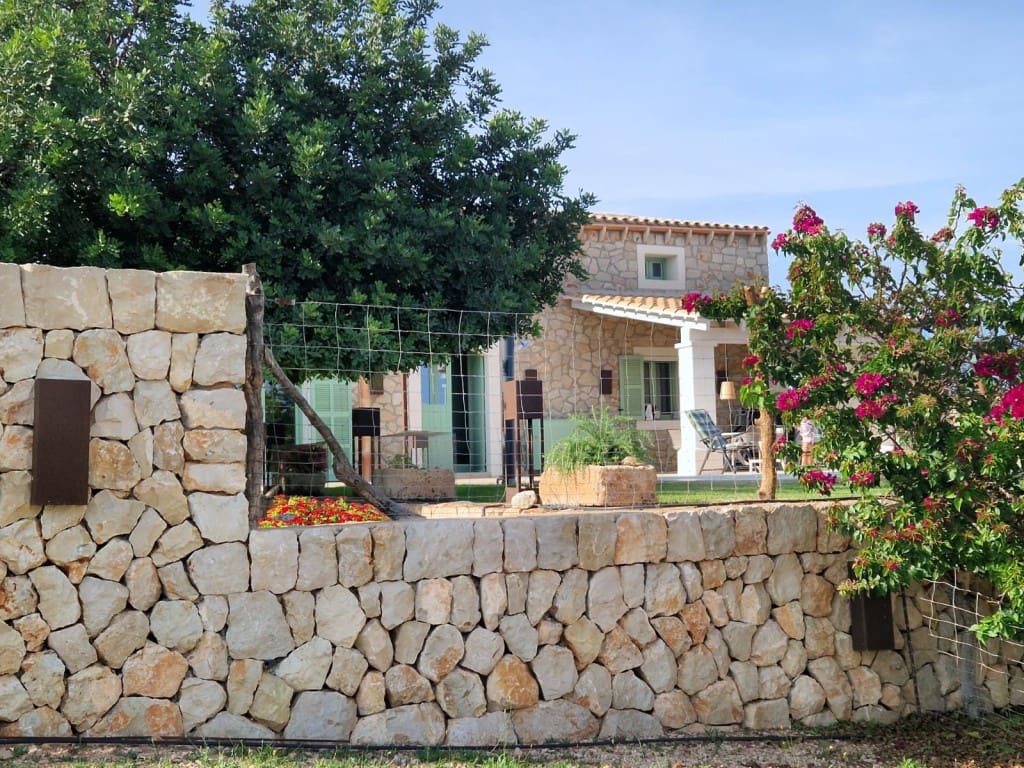 3 soveværelse Finca/Landehus til leje i Son Carrio med swimmingpool - € 3.500 (Ref: 3756987)