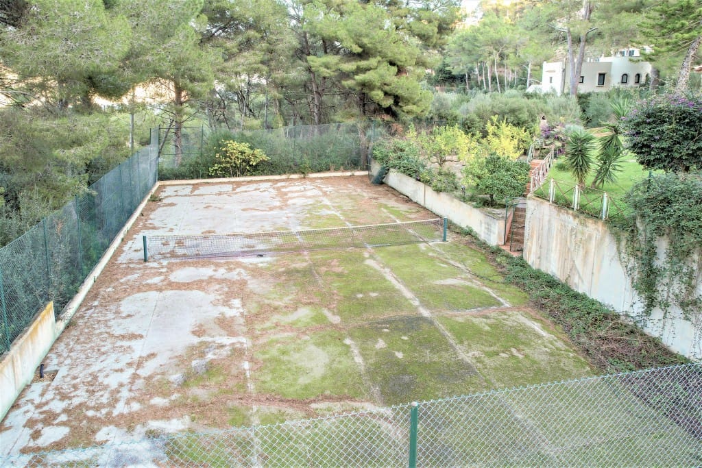 6 bedroom Villa for sale in Canyamel - € 1,250,000 (Ref: 6480616)