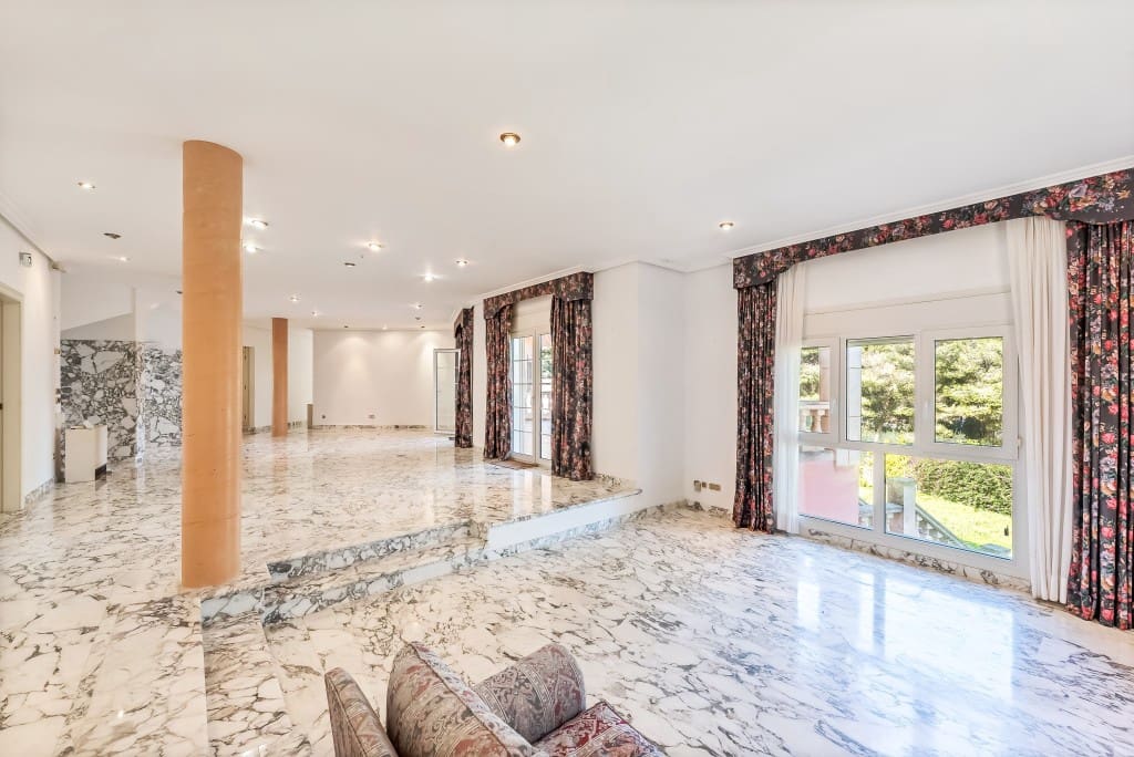 6 bedroom Villa for sale in Canyamel - € 1,250,000 (Ref: 6480616)