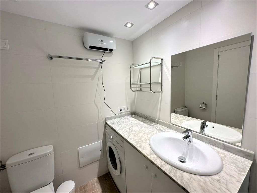 2 bedroom Apartment for rent in Cala Millor with pool - € 1,300 (Ref: 7447524)