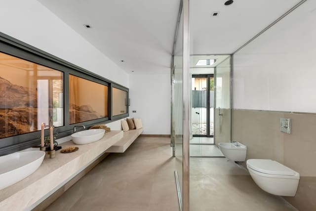 Chalet de 4 habitaciones en Canyamel, Capdepera en venta con piscina garaje - 4.900.000 € (Ref: 7639944)