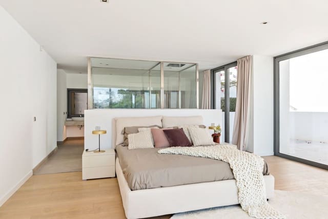 Chalet de 4 habitaciones en Canyamel, Capdepera en venta con piscina garaje - 4.900.000 € (Ref: 7639944)