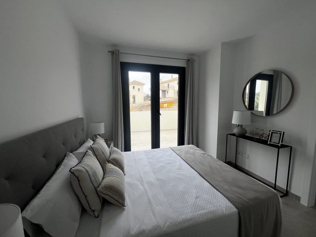 2 soveværelse Semi-Rækkehus til salg i Cala Romantica - € 388.000 (Ref: 7681655)