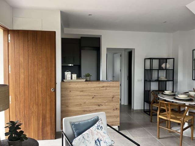 2 soveværelse Semi-Rækkehus til salg i Cala Romantica, Manacor - € 388.000 (Ref: 7681655)