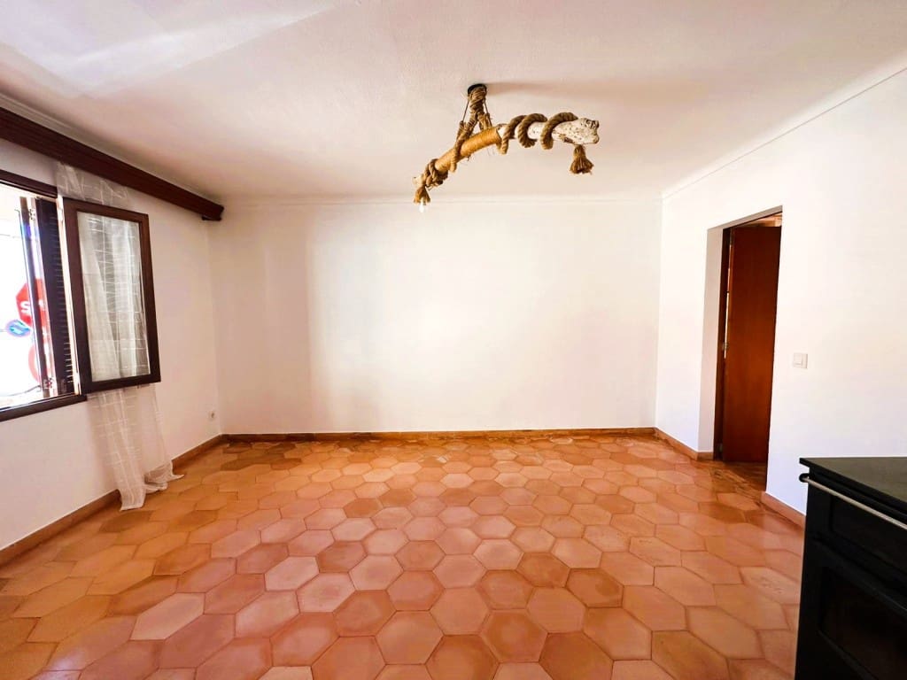 3 soveværelse Byhus til leje i Arta med garage - € 1.500 (Ref: 7811824)