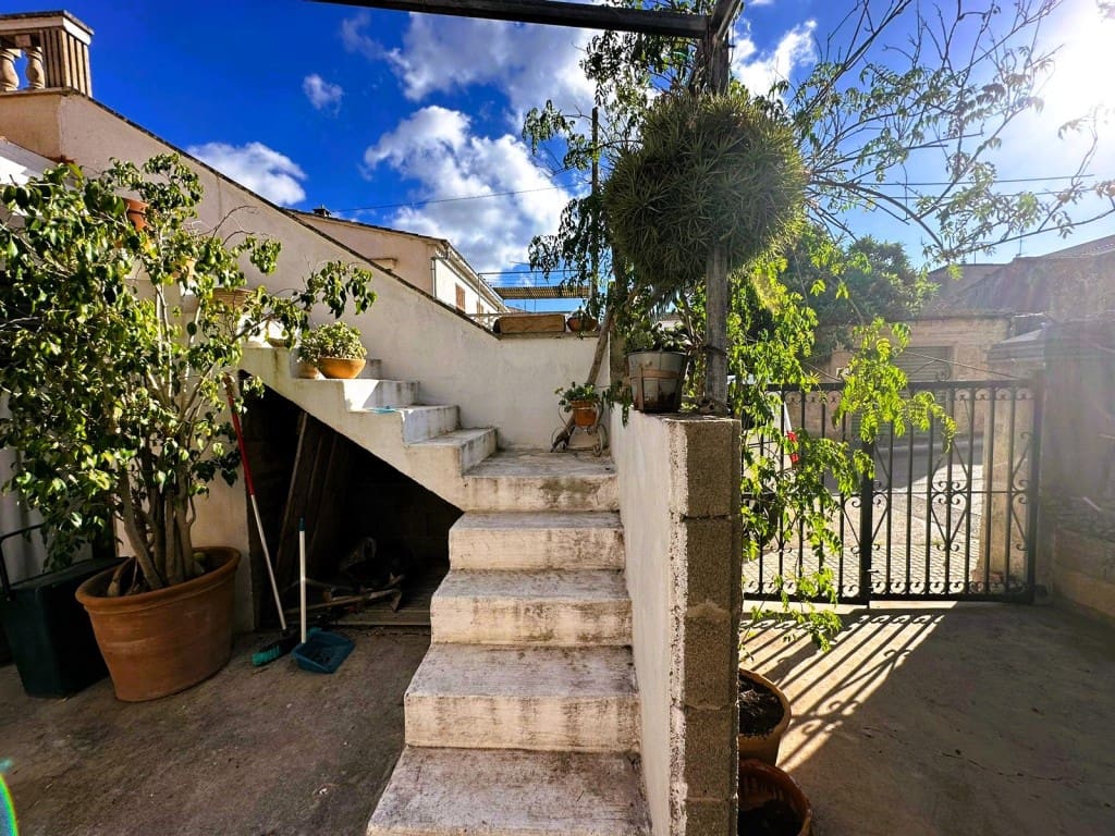 3 soveværelse Byhus til leje i Arta med garage - € 1.500 (Ref: 7811824)