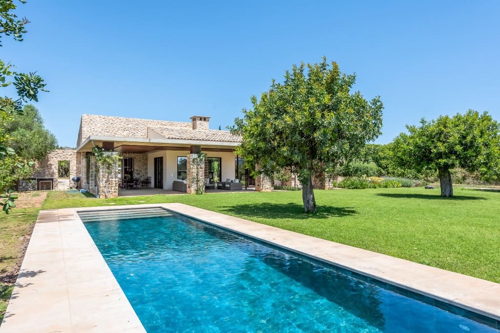 3 soveværelse Villa til salg i Capdepera med swimmingpool - € 2.475.000 (Ref: 8217495)