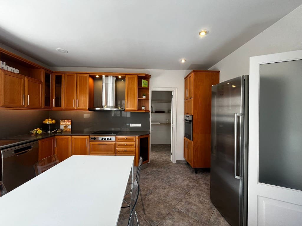 4 soveværelse Villa til leje i Arta med swimmingpool - € 3.500 (Ref: 8493449)