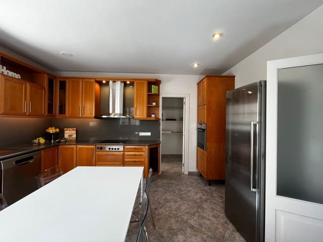 4 bedroom Villa for rent in Artà with pool - € 3,500 (Ref: 8493449)