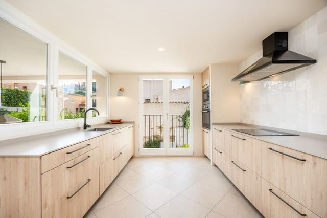 4 slaapkamer Villa te koop in Capdepera met zwembad - € 1.150.000 (Ref: 8610310)
