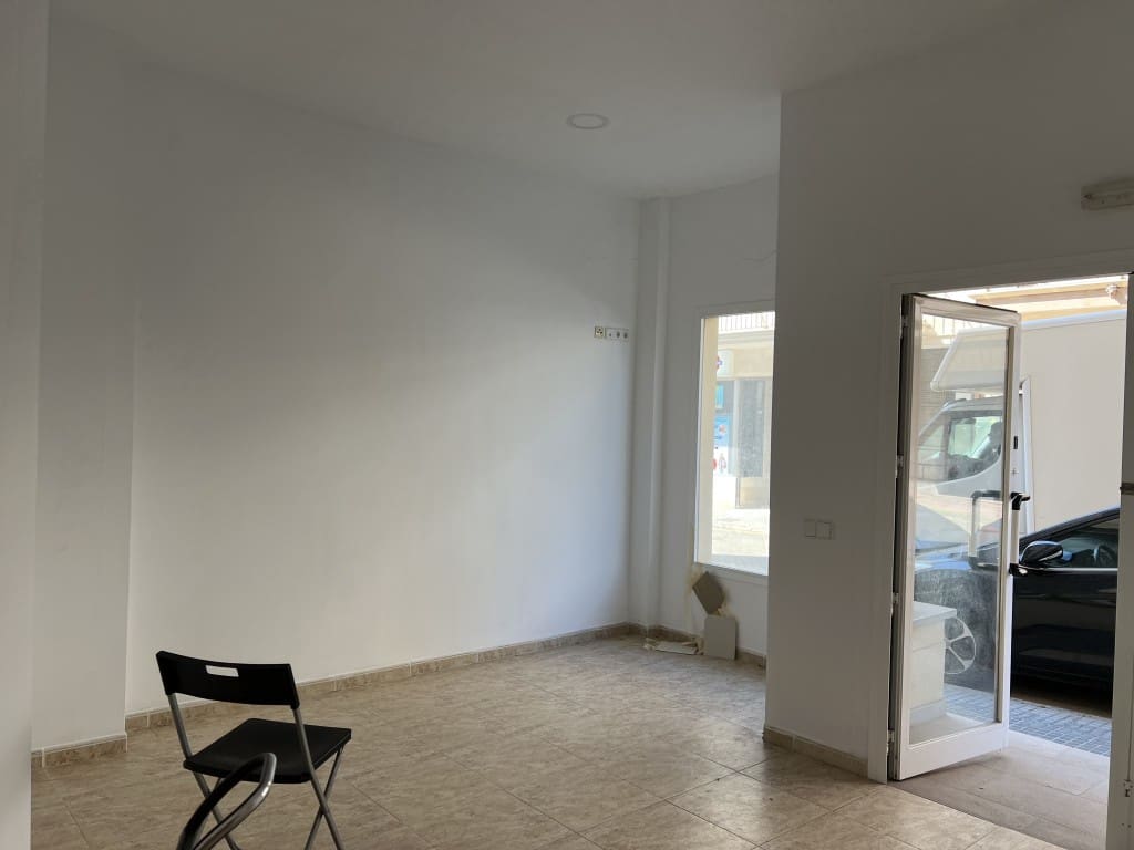 Erhverv til leje i Arta - € 1.200 (Ref: 8697823)