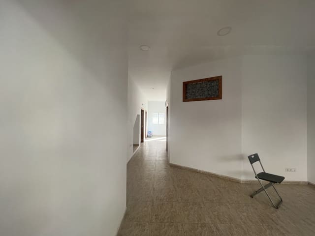 Commercial for rent in Artà - € 1,200 (Ref: 8697823)