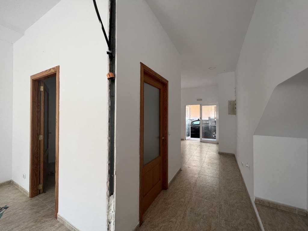 Erhverv til leje i Arta - € 1.200 (Ref: 8697823)