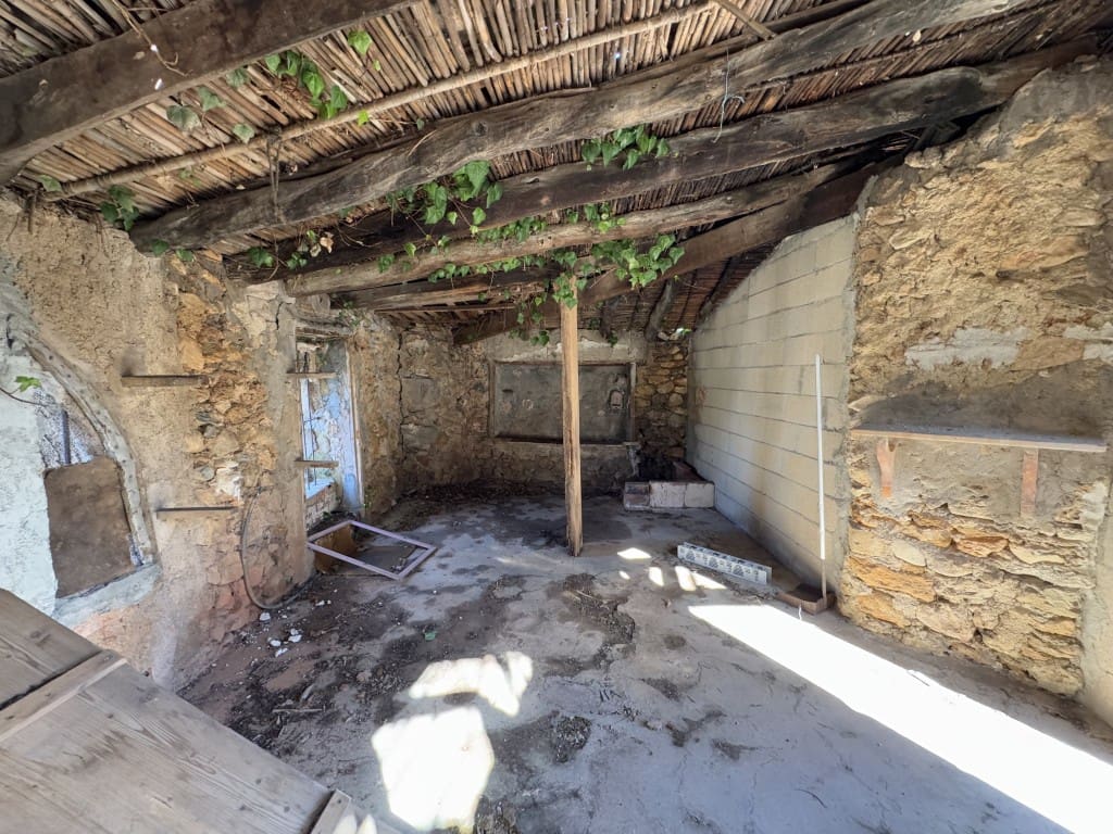 Ruin for sale in Arta - € 300,000 (Ref: 8792016)