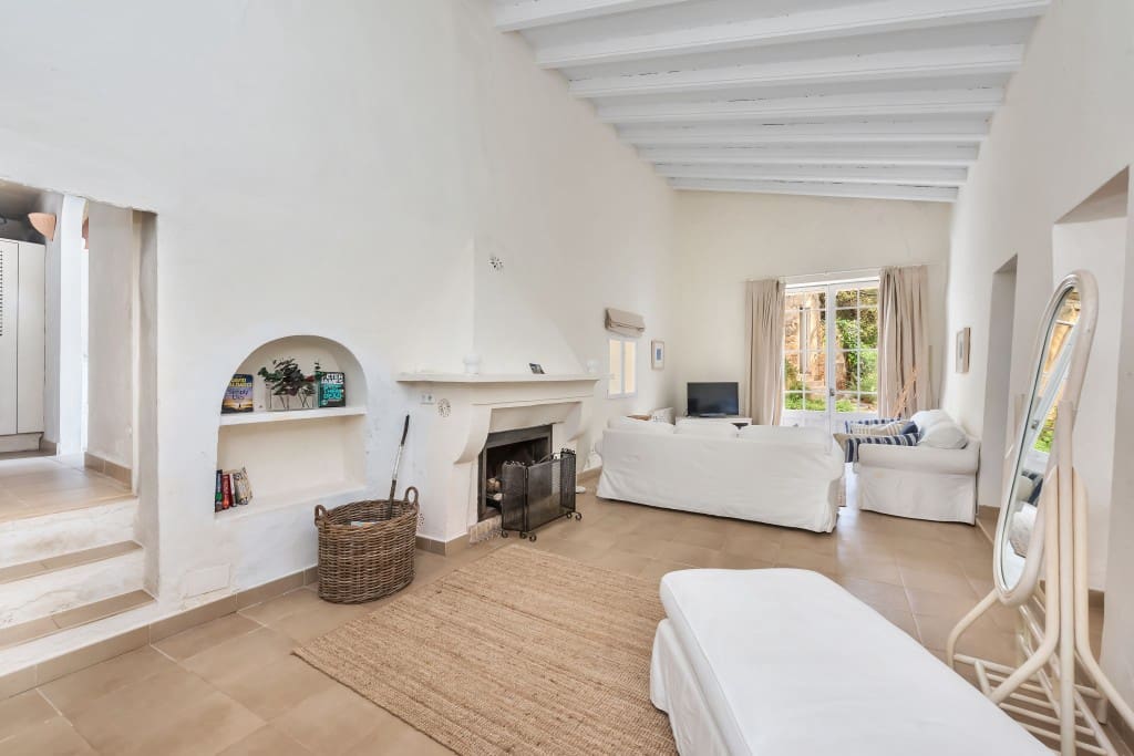 6 slaapkamer Finca/Landhuis te koop in Capdepera met zwembad - € 1.800.000 (Ref: 8873947)