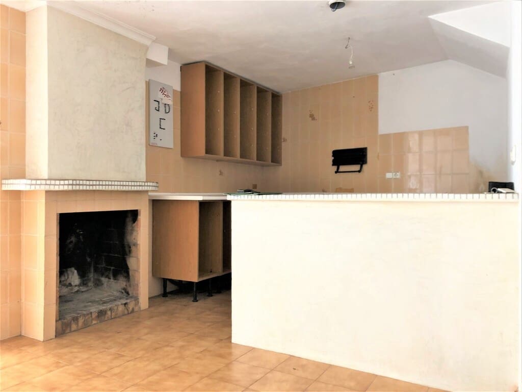 3 makuuhuone Omakotitalo myytävänä paikassa Arta mukana 
autotalli - 330 000 € (Ref: 8921256)