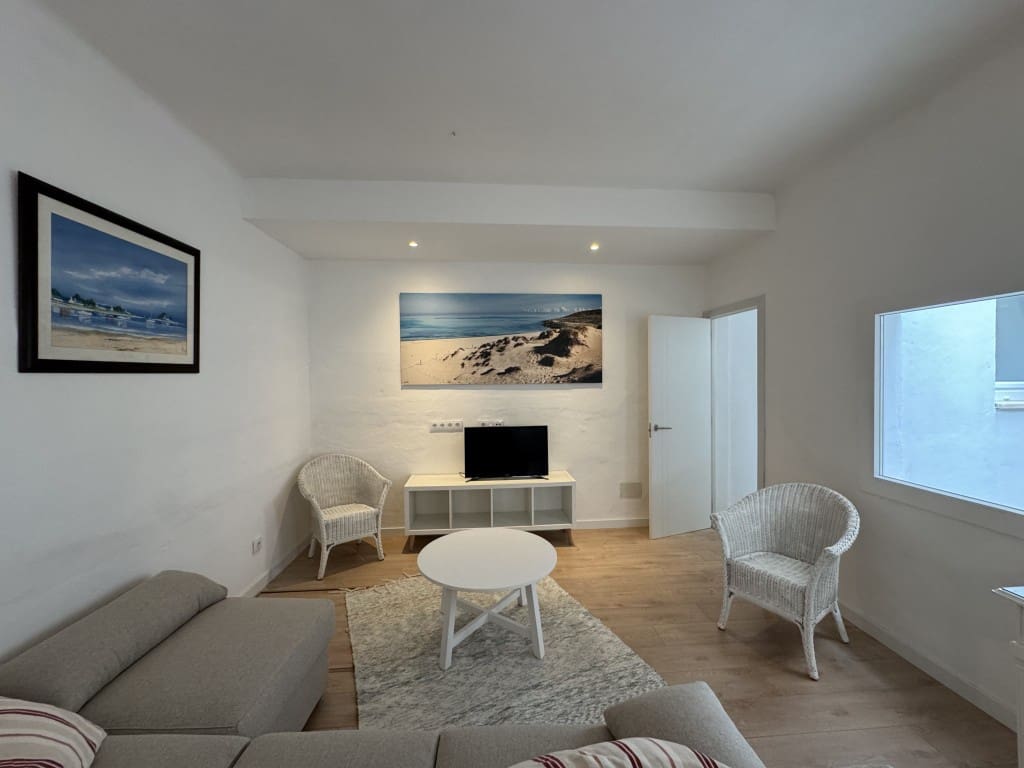 2 Zimmer Apartment zu vermieten in Arta - 1.350 € (Ref: 8993972)