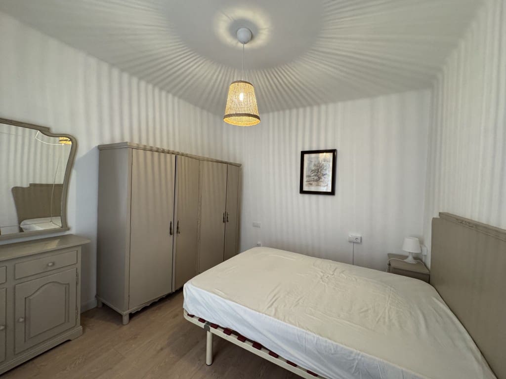 2 Zimmer Apartment zu vermieten in Arta - 1.350 € (Ref: 8993972)