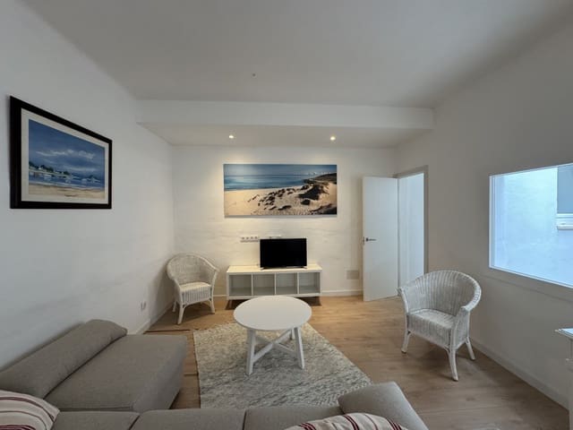 2 soverom Leilighet til leie i Artà - € 1 350 (Ref: 8993972)