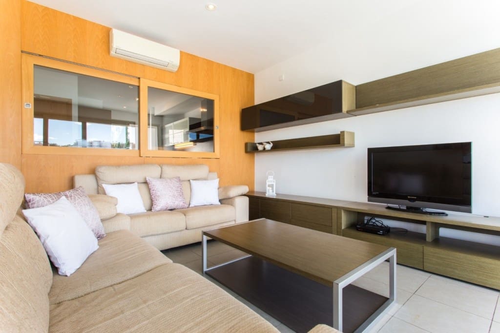 3 quarto Penthouse para arrendar em Cala Mandia com piscina garagem - 2 750 € (Ref: 9007340)