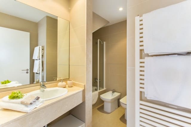 3 sypialnia Penthouse do wynajęcia w Cala Mandia, Manacor z basenem garażem - 2 750 € (Ref: 9007340)