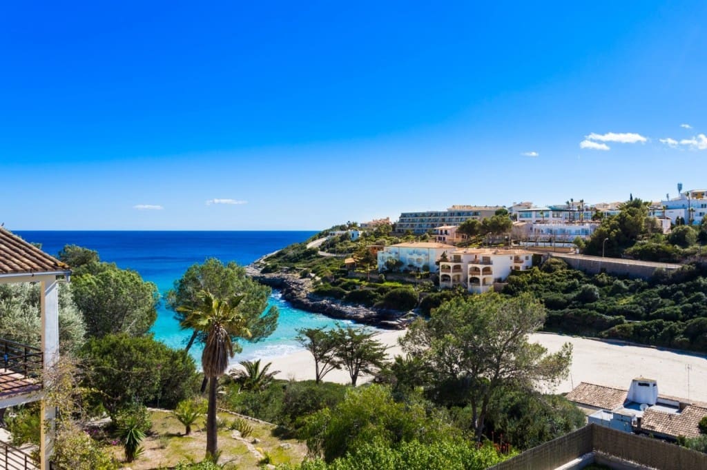 3 quarto Penthouse para arrendar em Cala Mandia com piscina garagem - 2 750 € (Ref: 9007340)