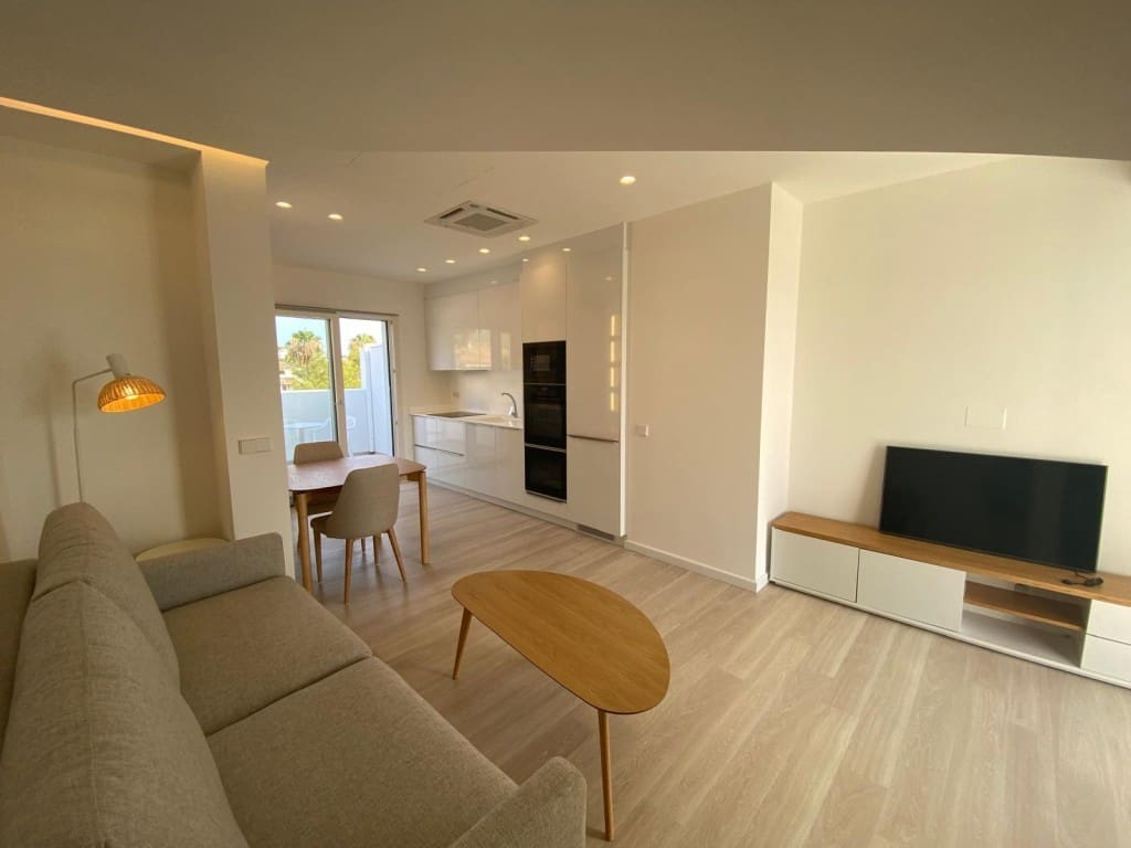 1 sypialnia Penthouse do wynajęcia w Cala Millor z basenem - 1 500 € (Ref: 9129512)