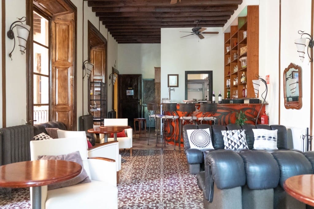 8 soverom Kommersiell til salgs i Arta med svømmebasseng - € 3 400 000 (Ref: 9142761)