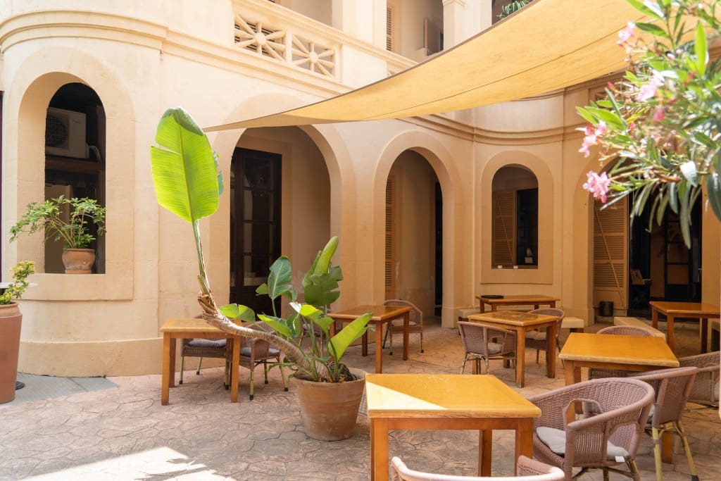 8 soverom Kommersiell til salgs i Arta med svømmebasseng - € 3 400 000 (Ref: 9142761)