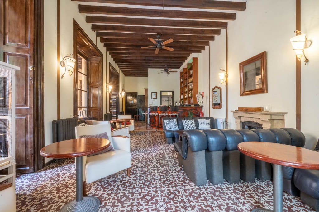 8 soverom Kommersiell til salgs i Arta med svømmebasseng - € 3 400 000 (Ref: 9142761)