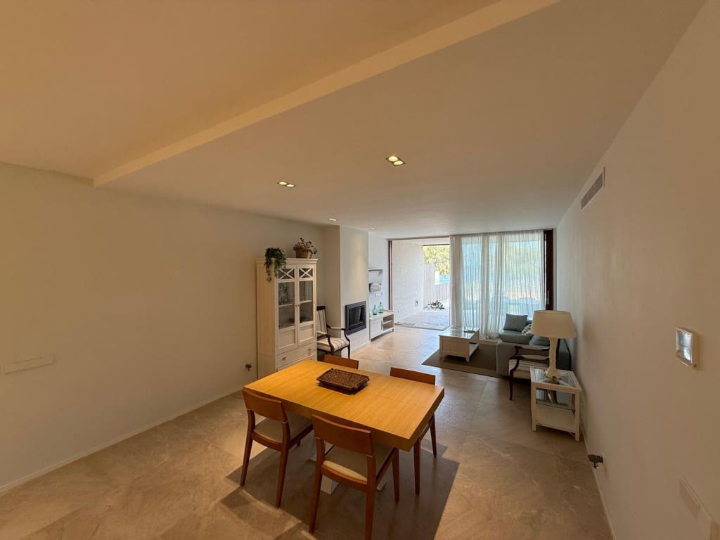 Apartamento de 3 habitaciones en Colonia de Sant Pere / Colonia de San Pedro en alquiler con garaje - 2.000 € (Ref: 9276089)