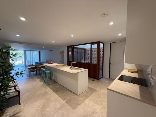 Apartamento de 3 habitaciones en Colonia de Sant Pere / Colonia de San Pedro, Artà en alquiler con garaje - 2.000 € (Ref: 9276089)