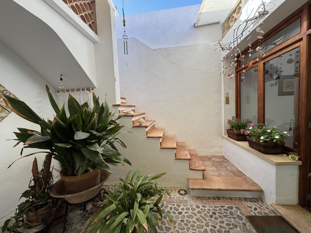 3 bedroom Townhouse for rent in Arta - € 1,800 (Ref: 9291247)