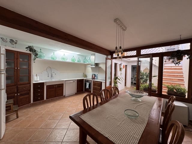 3 soveværelse Byhus til leje i Artà - € 1.800 (Ref: 9291247)