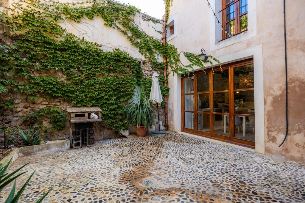 3 bedroom Villa for sale in Arta - € 860,000 (Ref: 9322561)